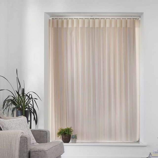 Pleated blinds operated by handle - Vertex S.A.